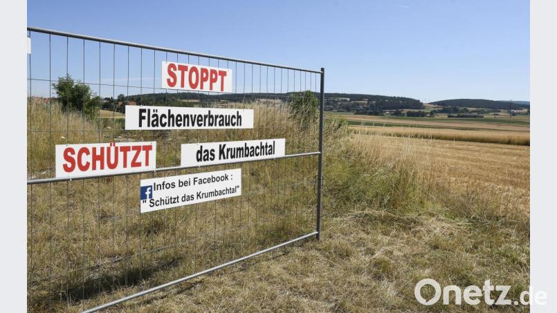 Auf Kümmersbrucker Seite hatten im Sommer Landwirte kräftig Stimmung gegen die Amberger Pläne für ein Gewerbegebiet mit Autohaus in der Nähe von Gärmersdorf gemacht. Bild: Petra Hartl