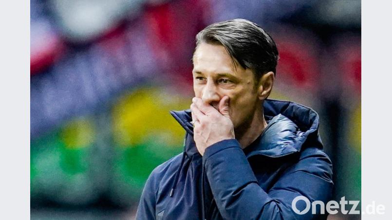 Ein ratloser Niko Kovac: Die Oberpfälzer Bayern-Fans sind geteilter Meinung, was seine Entlassung betrifft. Bild: Uwe Anspach/dpa