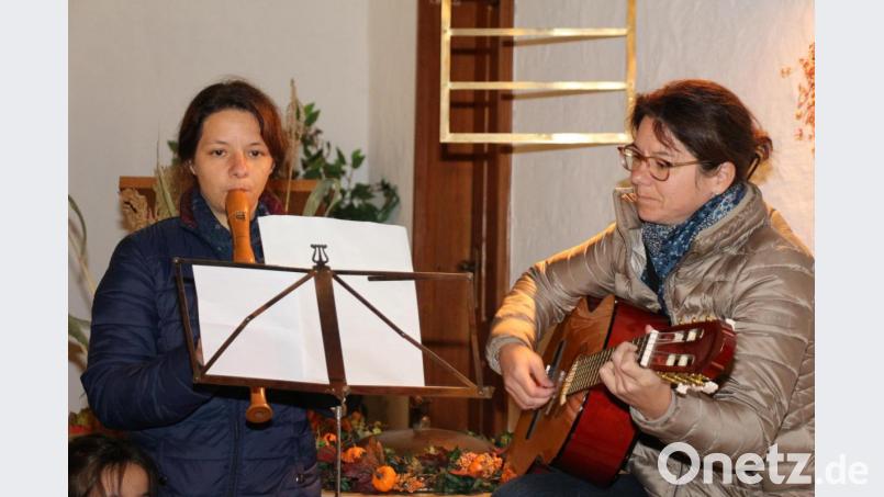 Die Geschwister Pühl umrahmen den Gottesdienst musikalisch. Bild: rpp