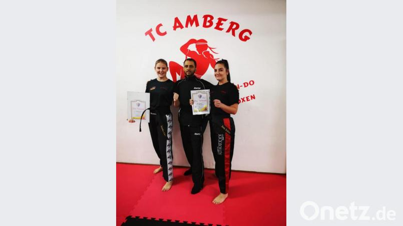 Von links: Annika Eder, Trainer Ali Dayekh und Jana Zeitler. Bild: exb
