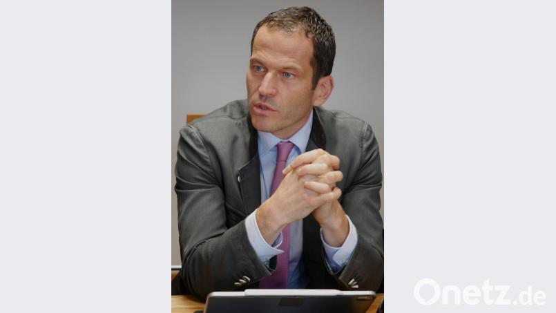 Albert Rupprecht macht sich für einen Geldtopf stark, mit dem herausgelöste Projekte aus dem Bahnausbau Nordostbayern finanziert werden können. Bild: tr