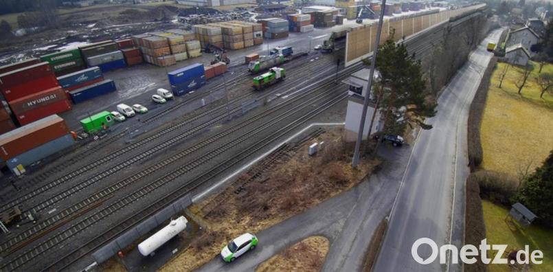 Ein Beispiel, wie die Schallschutzwand im Bereich des Container-Terminals aussehen könnte. Bild: tr