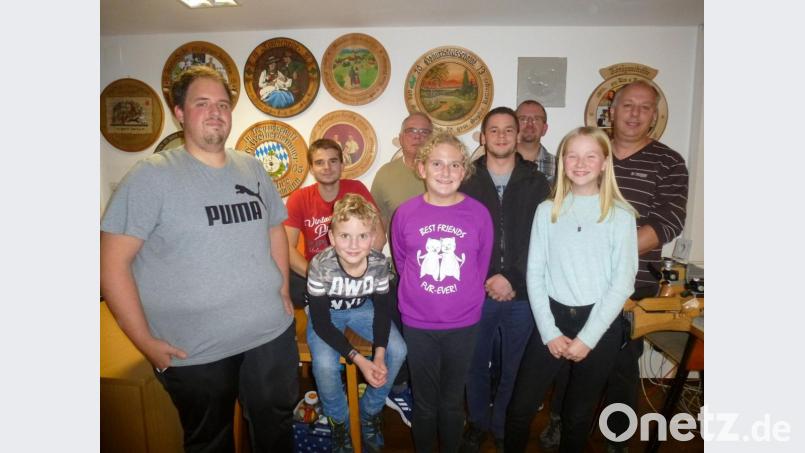 Die besten fünf Paare: Leonie Brändl/Sarah Schönl (228 Ringe), Ulrike Zintl/Florian Müller (214), Josef Schönberger/Laureen Bauer (200), Benedikt Schmidt/Tim Schiml (199) sowie Albert Brändl/Hans Rettinger (191). Bild: bk