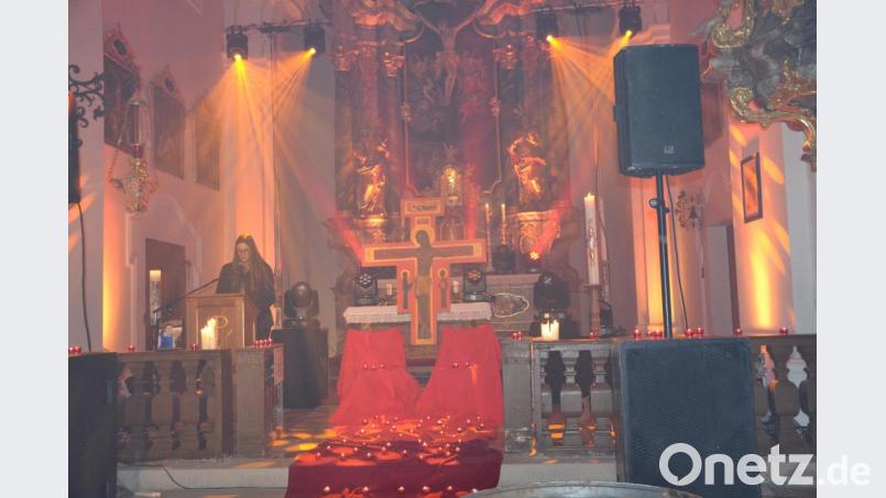 Prächtig und beeindruckend war die Nacht der Lichter in der Wieskirche und imposant die Lichtershow, die das Gotteshaus in bunter Farben und Strahlen eintauchte. Bild: gi
