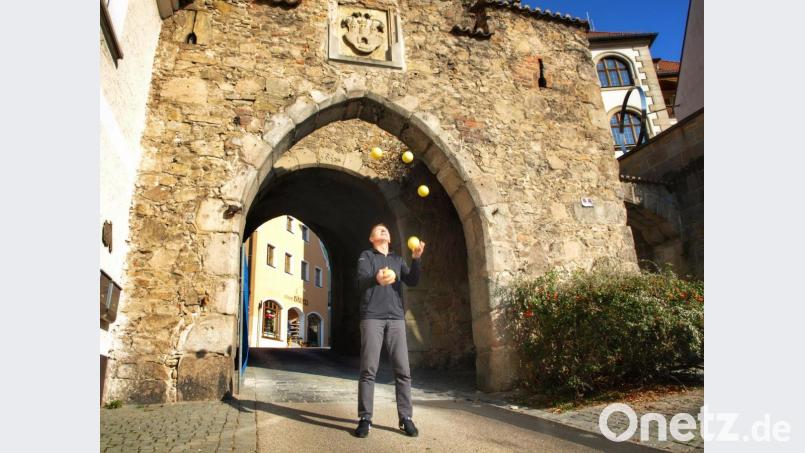 Josef Fischer kommt als Sepp Schabernack nach Nabburg. Bild: anv