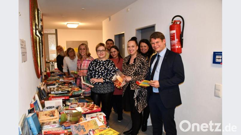 Der Bücherflohmarkt zugunsten &quot;Sternstunden&quot; kommt gut an. Bild: exb