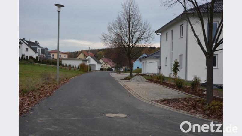 Im Wohngebiet „Waldsassener Straße Nord“ soll baldmöglichst Tempo 30 gelten. Dazu zählen die Fliederstraße (Bild), die Lindenstraße, die Rosenstraße und der Fichtenweg. Bild: jr
