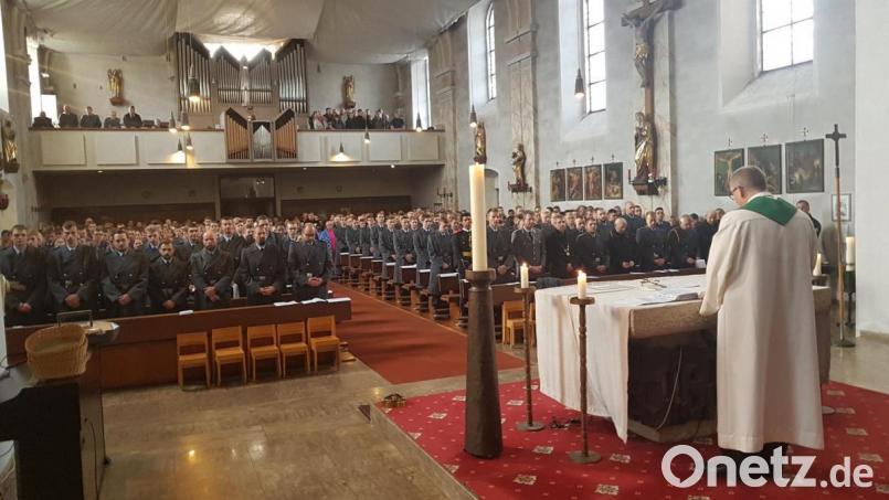 Mit einem ökonomischen Gottesdienst in der überfüllten Pfarrkirche in Moosbach begannen die Festlichkeiten zum Gelöbnis. Bild: gi