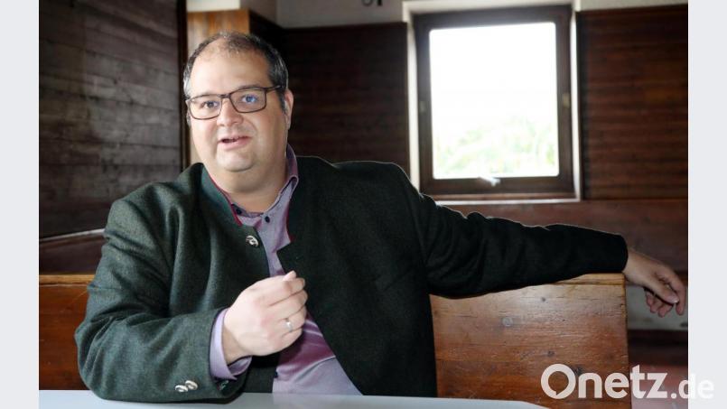 Der IT-Unternehmer möchte seine Ruhe haben. Diese findet er auf dem Dorf. Er will Hühner halten und seine Frau Gemüse anbauen. Bild: Gerhard Götz