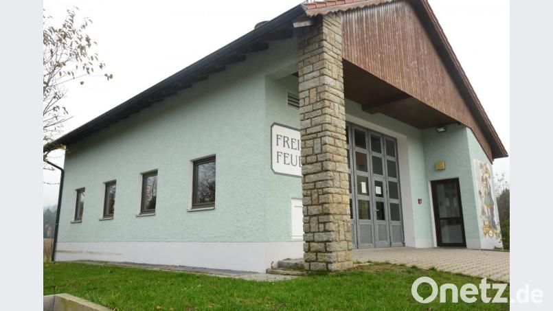 Beim Feuerwehrhaus Waldkirch dringt Wasser ins Gebäude ein, was in der Küche sichtbar wird. Im Gemeinderat wurde eine Verlängerung des Daches angeregt, um ein Eindringen von Regenwasser zu vermeiden. Bild: bey