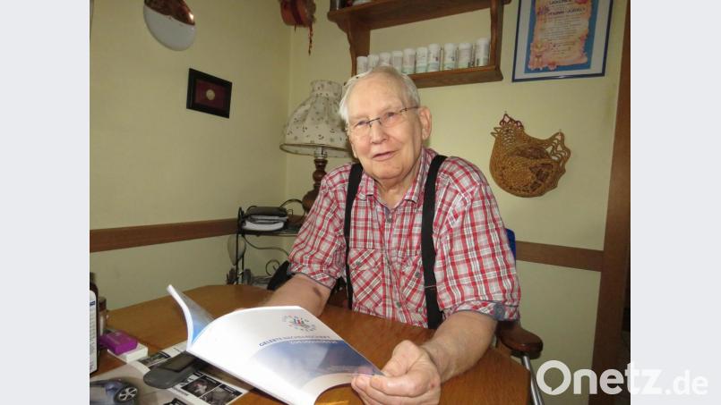 Der 80-jährige, gebürtige Berliner Uwe Mühlenbeck erinnert sich noch gut an den Mauerfall. Seinen Lebensabend verbringt er in Mähring, wo er ein zweites Mal bei der Grenzöffnung nach Tschechien dabei sein durfte. Bild: ubb