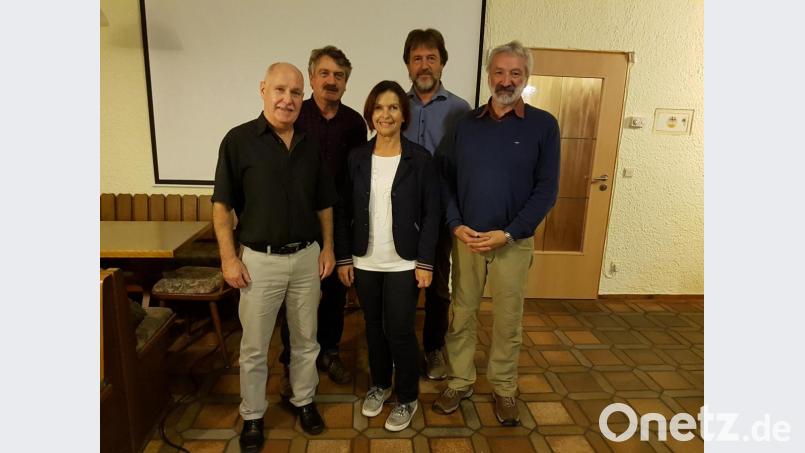 Der neue Vorstand der Aktionsgemeinschaft Wagrain-Ammersricht (von links): Alfons Wanninger, Horst Kraus, Gabriele Fritz, Heinz Meinl und Manfred Lehner (nicht im Bild: Christian Kätzlmeier). Bild: lf