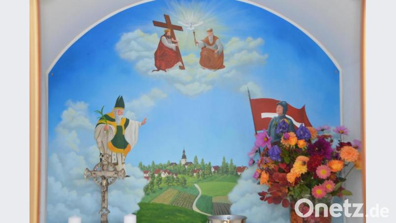 Elke Auer, eine einheimische Künstlerin, hatte die Ausgestaltung der Kapelle übernommen. Bild: dob
