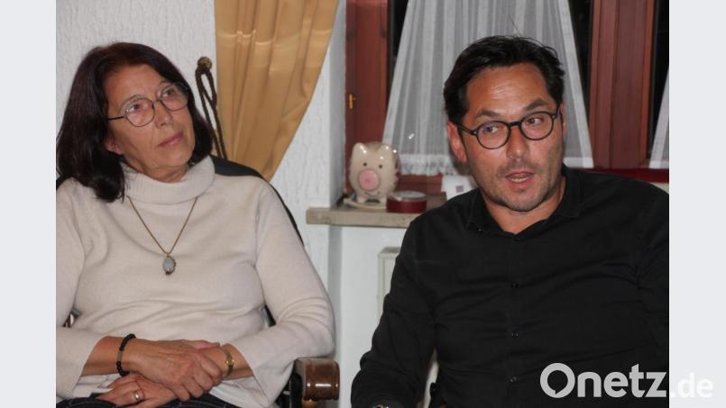 Umfassend erläuterten Gisela Fanck-Reiter und Peter Hilgarth die Pläne für die Neugestaltung des Angers in Großkonreuth. Bild: kro
