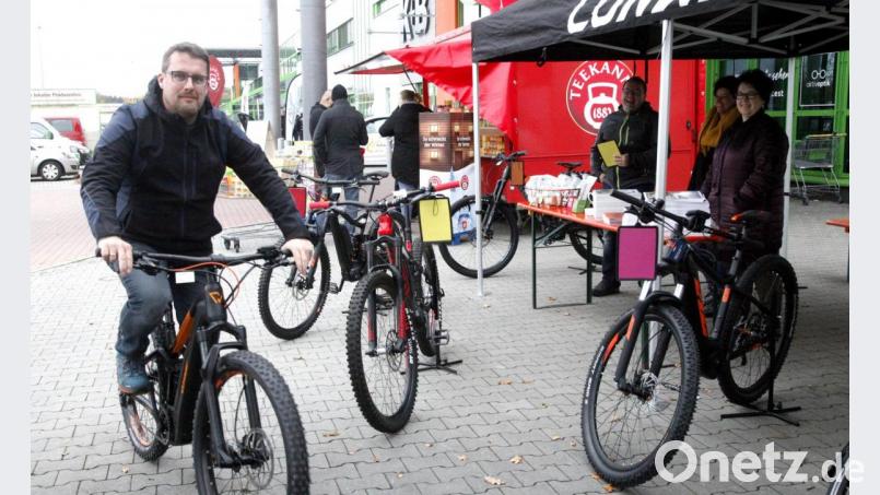 Am Stand des Pedelcs-Händlers konnten die Besucher die neueste E-Bike-Generation testen. Bild: Hirsch