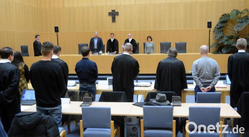 Die 1. Strafkammer am Landgericht Weiden verhandelt seit Montag gegen drei kosovarische Staatsangehörige, wohnhaft bei Bremen, die für Geldautomatenaufbrüche in Nordbayern zum Jahreswechsel 2018/19 verantwortlich sein sollen. Bild: Gabi Schönberger