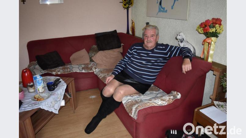Julius Putz aus Wildenreuth trägt seit knapp acht Jahren auch Frauenkleidung und -schuhe. Bild: lue