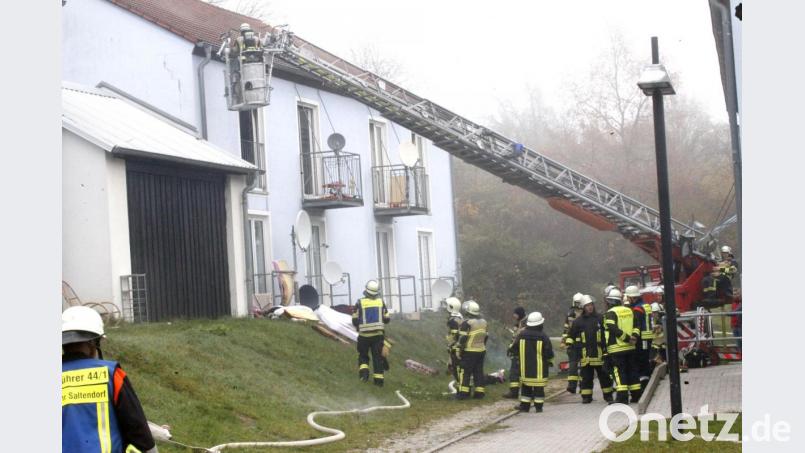 Brand in einer Asylbewerberunterkunft in Teublitz. Bild: Hirsch