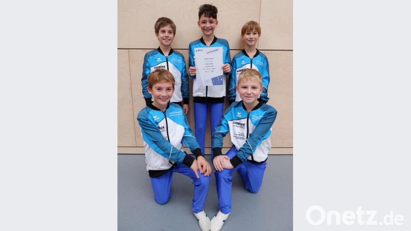 Die erfolgreichen Turner des TV Amberg beim Regionalentscheid in Röttenbach, (hinten von links) Johannes Kellner, Leonardo Kiener, Julian Härtl, (vorne von links) Ferdinand Gebhard und Edgar Steiz. Bild: exb