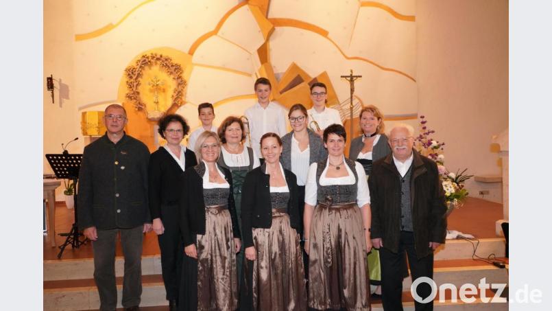 Die Mitwirkenden der beeindruckenden staaden Stund in der Waldthurner Pfarrkirche Bild: fvo