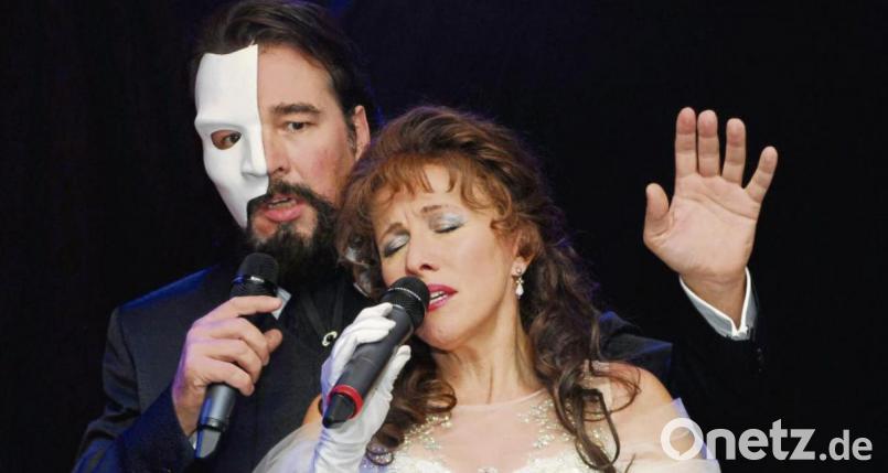 Auf der Bühne und privat ein Paar: Marc Gremm und Janet Marie Chvatal, die mit dem Schwanenprinzen ihr eigenes Musical in Füssen haben, treten erneut Sternwirt in Högen auf. Zwischen den einzelnen Gängen des Gala-Menüs singen sie Partien aus ihrer Produktion und Musical-Klassiker. Bild: san
