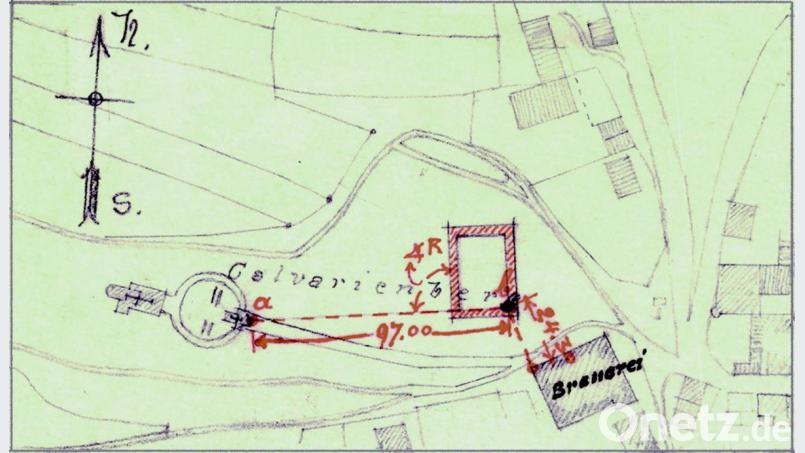In der Stadtchronik von Grafenwöhr ist der Grundriss der 1935 aufgedeckten Mauerzüge der einstigen Burg auf dem Annaberg abgebildet. Der Plan zeigt ein großes rechteckiges Gebäude mit drei Meter starken Mauern. Bild: Archiv Stadt Grafenwöhr