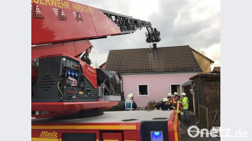 Aus Hirschau rückte die Feuerwehr mit der Rettungsleiter an. Bild: Gabi Schönberger