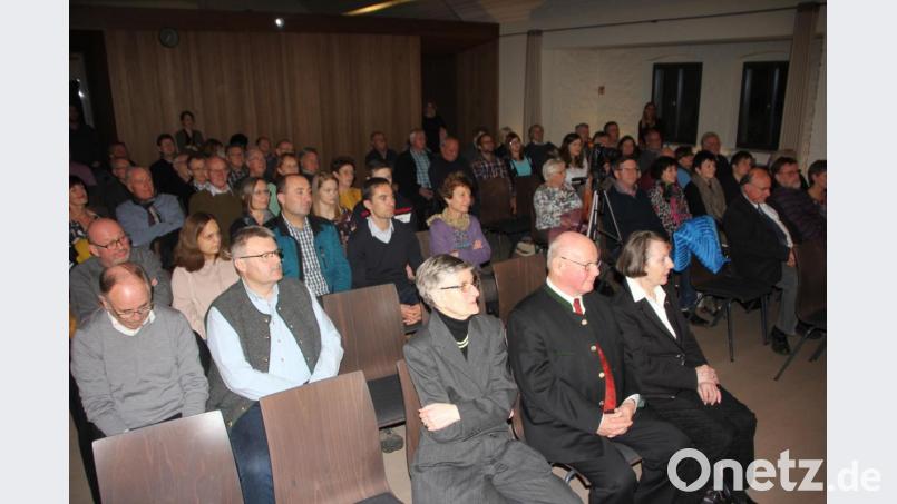 Das Podiumsgespräch stieß auf großes Interesse. Eingeladen dazu hatte das Forum Falkenberg. Bild: kro