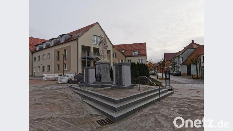 Das Denkmal mit dem Bayerischen Soldaten wurde mit der Installierung der beiden Gedenktafeln fertig gestellt. Bild: gz