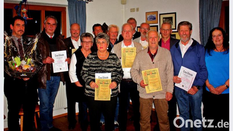 Die Geehrten sind eine große Stütze des Heimatrings. Bild: R. Kreuzer