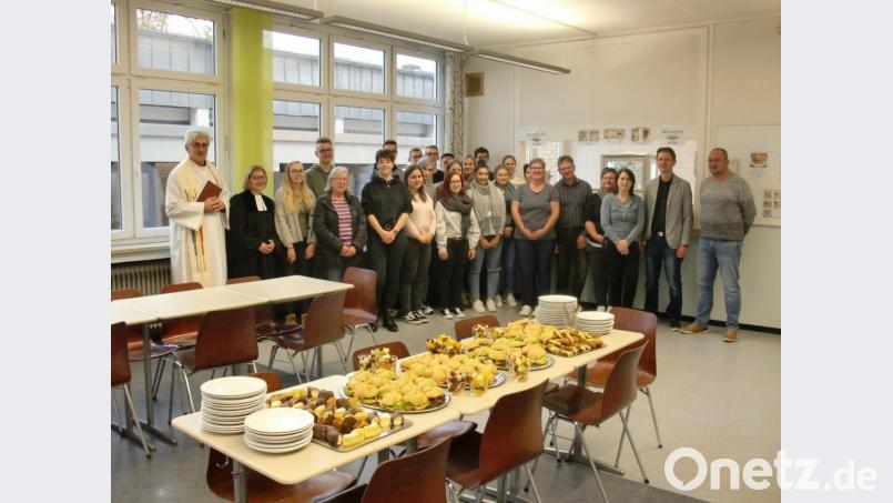 Nach der Segnung erwartete die Gäste kleines Buffet mit leckeren Kostproben. Bild: aub