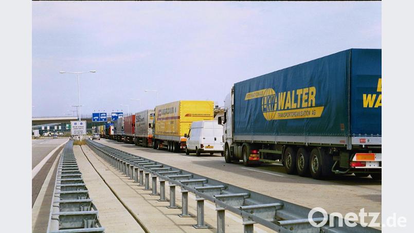 Autobahnstau A6 Waidhaus Archivbild: Popp