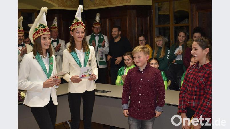 Isa Gnan Jugend-Präsidentin und ihre Vizepräsidentin Johann Schuster und das Nachwuchsprinzenpaar Jannis I. und Luisa I. Bild: Karl Schwemmer