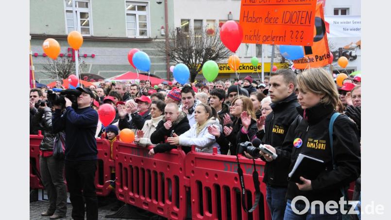 Viele Menschen waren auf dem Oberen Markt und demonstrierten. Bild: Karin Wilck