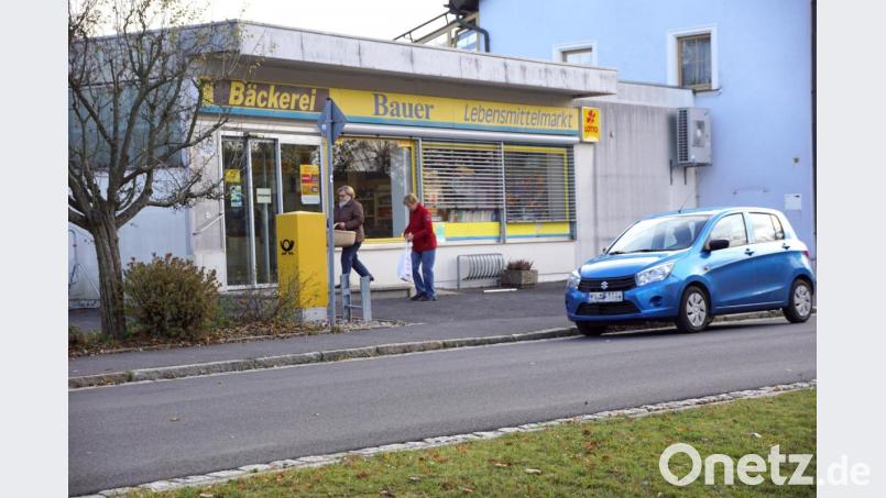 Der Lebensmittelmarkt Bauer schließt zum Jahresende. Als Dorfladen wird er weitergeführt. Die Grundversorgung bleibt mit verkleinertem Sortiment erhalten. Bild: bkr