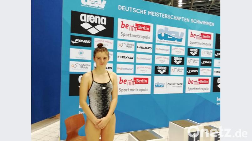 Berlin, Schwimmhalle im Europasportpark: Kathrin Bachmeier vom Tirschenreuther Schwimm-Club kurz vor ihrem Start bei den deutschen Kurzbahnmeisterschaften. Bild: rbg
