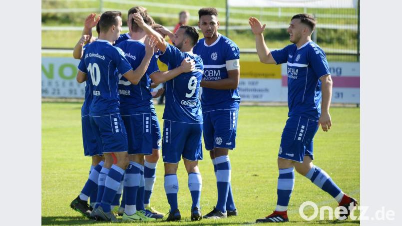 Einen Torjubel der DJK Gebenbach gab es zuletzt am 12. Oktober bei der 1:3-Heimschlappe gegen Bayern Hof (Bild). Es folgten zu-Null-Niederlagen gegen den SC Eltersdorf (0:4), die DJK Vilzing (0:3) und den TSV Großbardorf (0:4). Bild: Andreas Brückmann