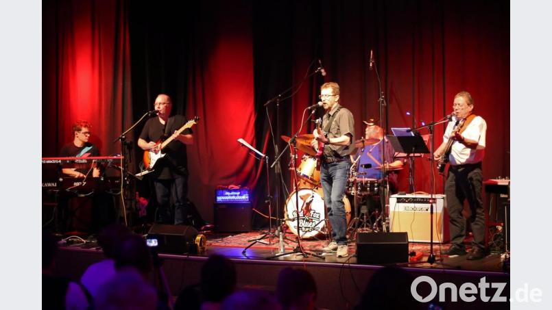 Sie machen jetzt die Bühne frei: Matthias Sommer, Thommy Müller, Lurchi Gebhardt, Uli Lommer und Konny Sommer beenden das Projekt „Cellar Boys“ nach sieben Jahren. Bild: bmr