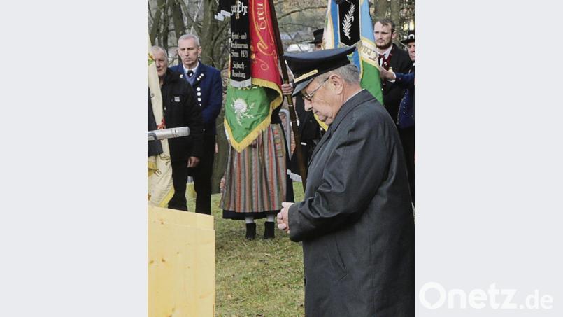 Auch der Vorsitzende der Soldaten- und Reservistenkameradschaft, Franz Schneller, sprach eindringliche Worte. Bild: Wolfgang Steinbacher