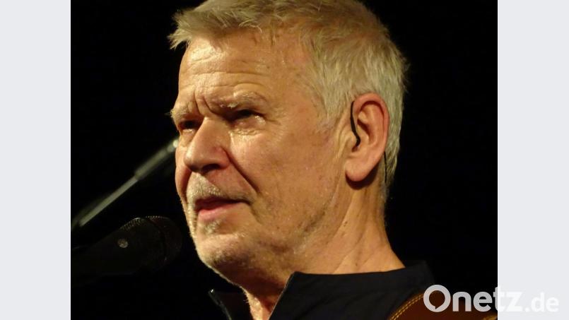 „Come On And Sing“ und „Zip-A-Dee-Doo-Dah“ sind Vergangenheit. Der einstige Rattles-Frontmann Achim Reichel (75) hat den Beat vergangener Tage mit einem eigenen und ganz persönlichen Sound gewechselt. Eines aber ist geblieben: Lange Ovationen des Publikums. Bild: Wolfgang Houschka