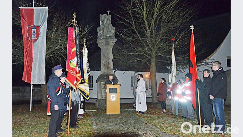 Gedenkveranstaltung zum Volkstrauertag in Kirchenthumbach. Bild: ü