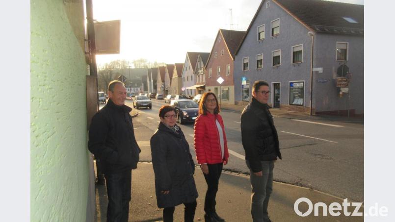 Die CSU will die Dominanz des Autoverkehrs in der Freyung zurückdrängen und das Viertel lebenswerter machen. Von links: Josef Arnold, Marianne Lebegern, Simone Orlowski und Armin Aichinger. Bild: ui