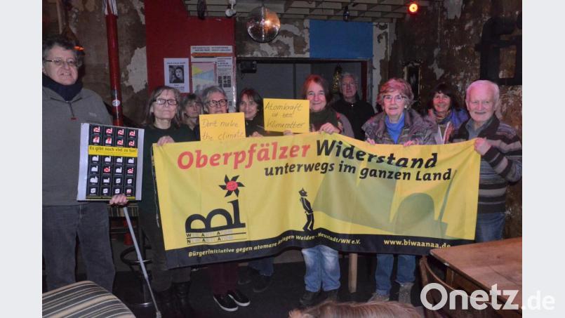 Die Bürgerinitiative trommelt gegen Atomkraft und Südostlink und kämpft für den Klimaschutz. Bild: Kunz