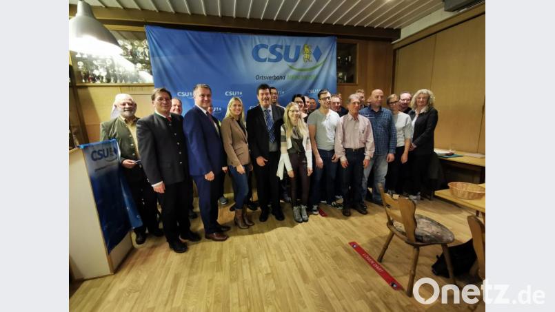 Die CSU-Gemeinderatskandidaten für Mehlmeisel mit Bürgermeisterkandidat Günther Daubner (Siebter von links). Bild: exb