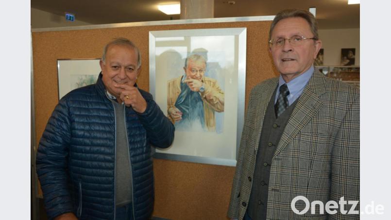Hans-Günther Pietschmann (rechts) malte den Schönhaider Gabriel Palatini. Der gebürtige Italiener lebt seit 57 Jahren in Schönhaid und ist mittlerweile deutscher Staatsbürger. Beide sind befreundet. Bild: jr