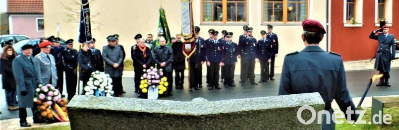 In feierlicher Zeremonie wird jährlich an die Opfer der vielen Kriege erinnert. Bild: jml