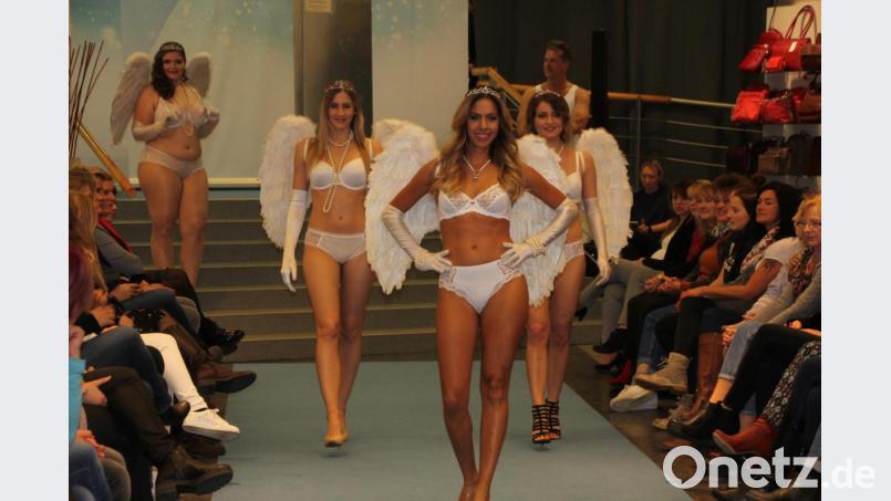 Heiße Dessous, präsentiert mit Engelsflügelchen. Bild: kro