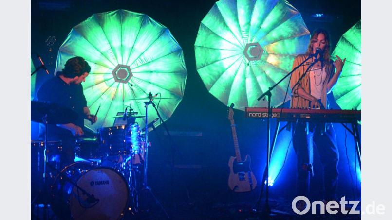 Alex Mayr spielt mit ihrem Partner Konrad Henkelüdeke bei der "Sünde". Bild: Kunz