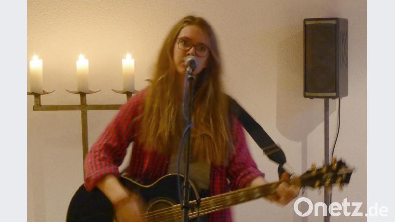 Ronja Künkler, eine junge Liedermacherin. Bild: fsb