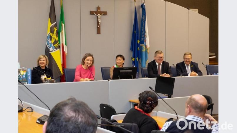 Städtepartnerschaft zwischen Desenzano del Garda und Amberg. Coro Santa Maria Maddalena und Amberger Oratorienchor pflegen Europäischen Kulturaustausch. Bild: exb